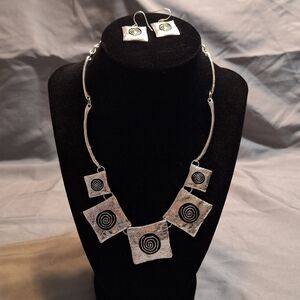 Elegant Silver Swirl Metal Necklace and Earring Set